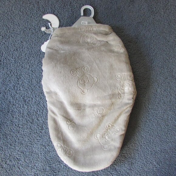 Baby Unisex Fleece Swaddle Amongst the Cloud Grey Size 0-3 Months NWT Soft Warm - Picture 2 of 2
